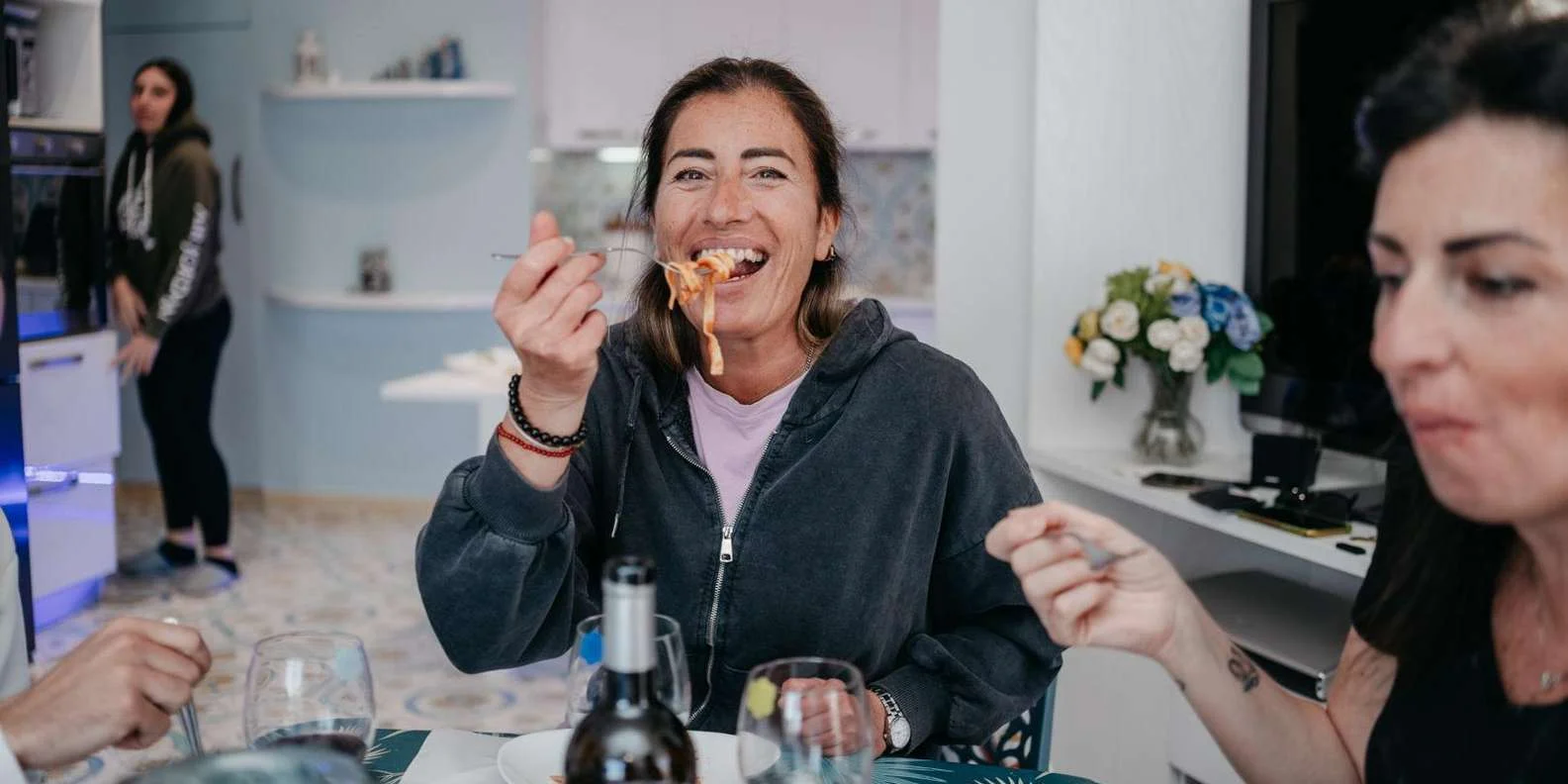 Naples: Fresh Pasta Cooking Class and Dinner with a Local
